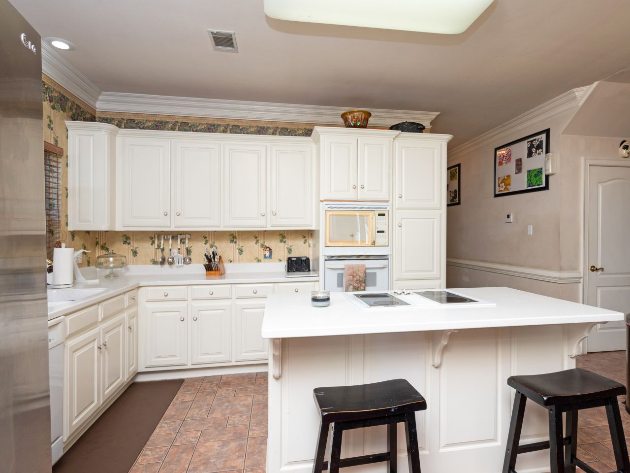 Unlocking Creativity: The Opportunity to Study Photography Abroad as a Business Expense 